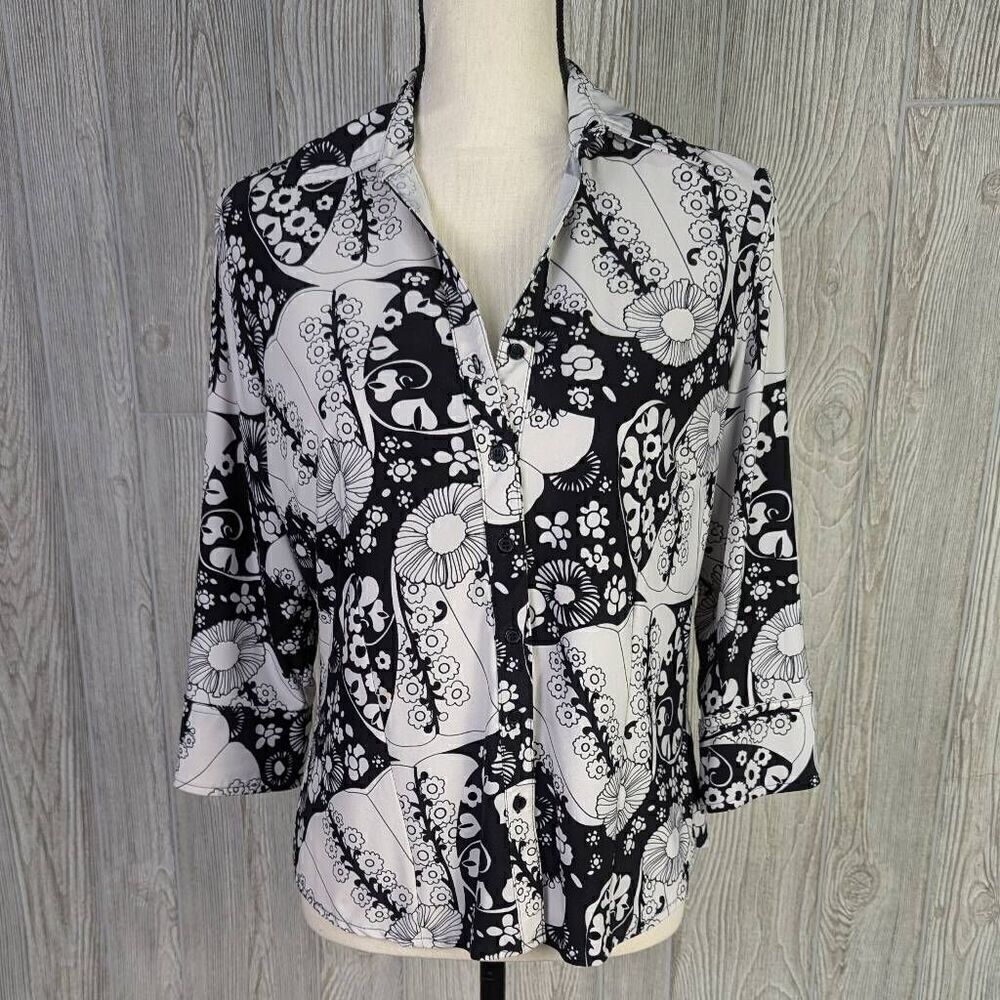Essentials by Milano Women’s Medium Black White Floral Button Down Blouse Top